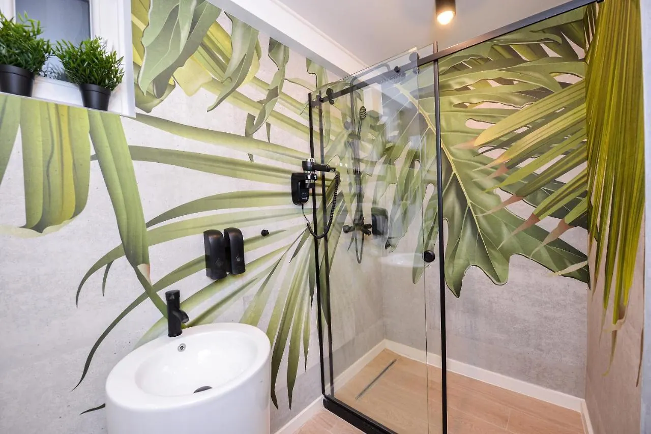 Star Dust - Exclusive One Bedroom Bucharest Apartment